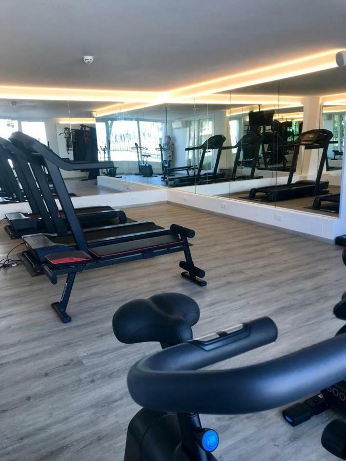Hotel Tritone Каорле Экстерьер фото